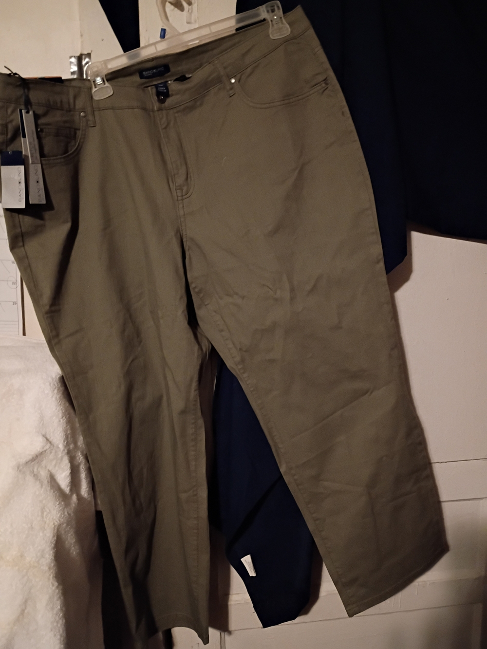Bandolino Women’s Olive Green Boyfriend Jeans - Picture 3 of 6